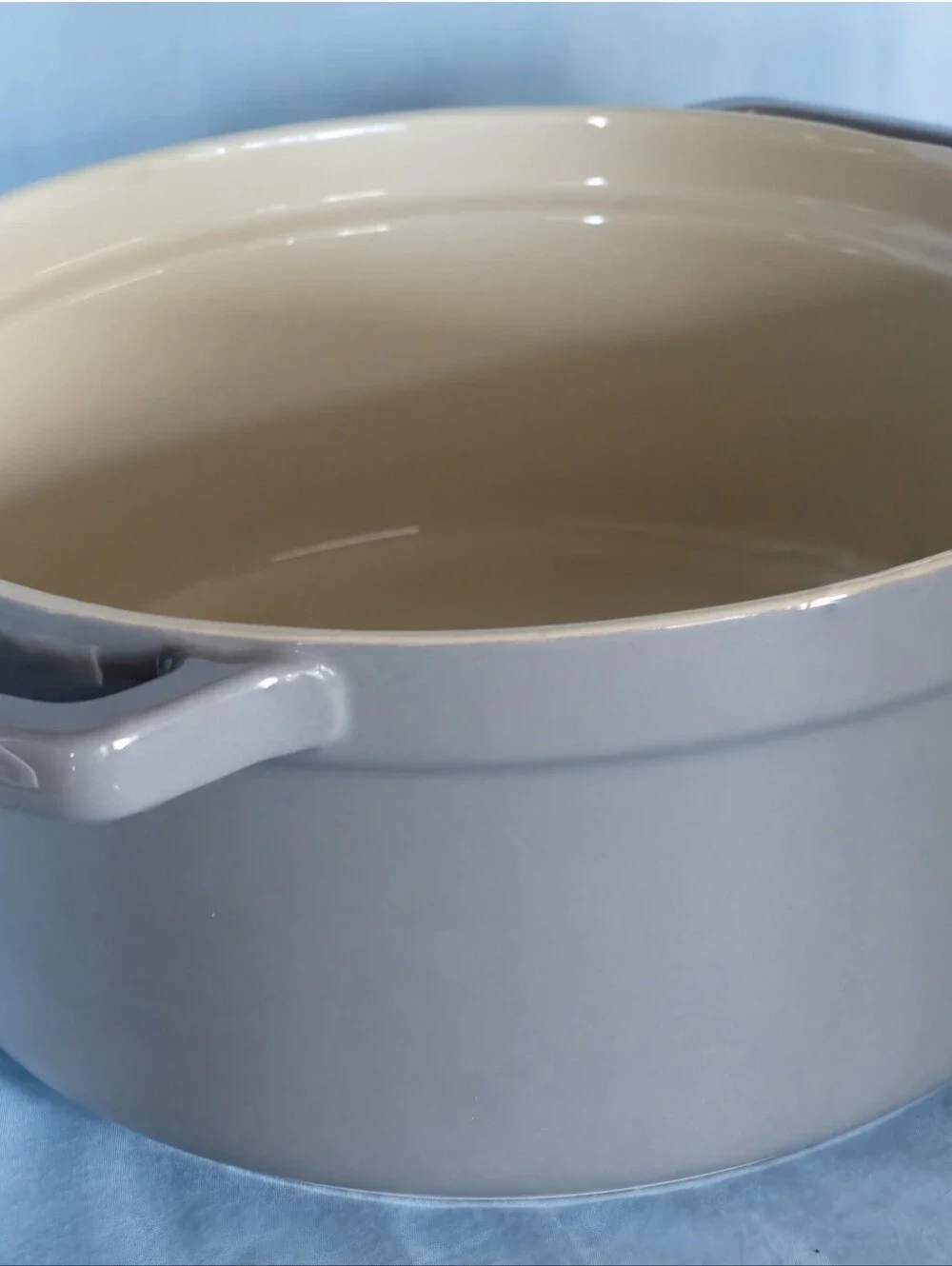 Brand New Servappetit 5.2 qt Stackable Ceramic Cocotte GRAY!With Box
